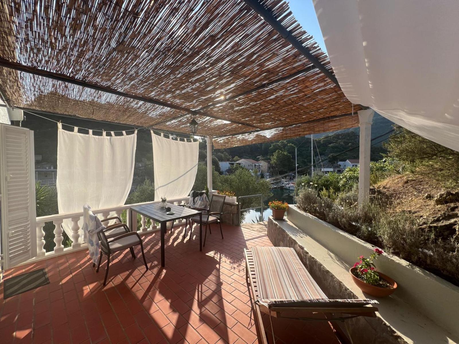 Apartment Nadine Mljet Mit Meerblick Okuklje Bagian luar foto